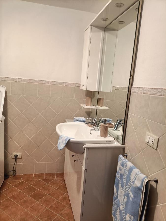 Locazione Turistica La Gesualda Apartment Кастелнуово Магра Екстериор снимка