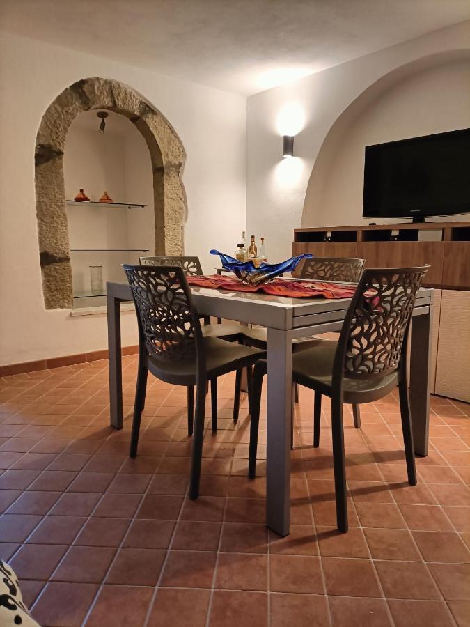 Locazione Turistica La Gesualda Apartment Кастелнуово Магра Екстериор снимка