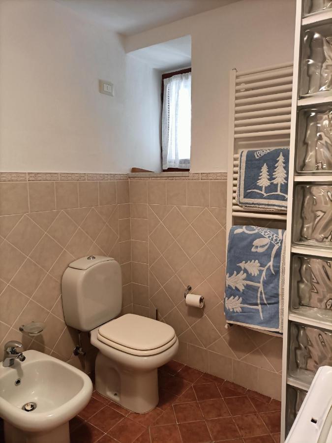 Locazione Turistica La Gesualda Apartment Кастелнуово Магра Екстериор снимка