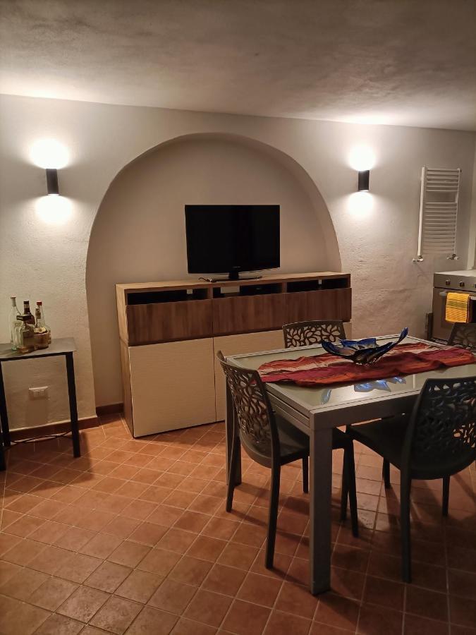 Locazione Turistica La Gesualda Apartment Кастелнуово Магра Екстериор снимка