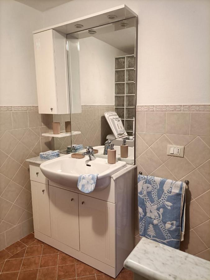 Locazione Turistica La Gesualda Apartment Кастелнуово Магра Екстериор снимка