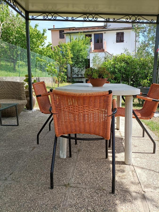 Locazione Turistica La Gesualda Apartment Кастелнуово Магра Екстериор снимка